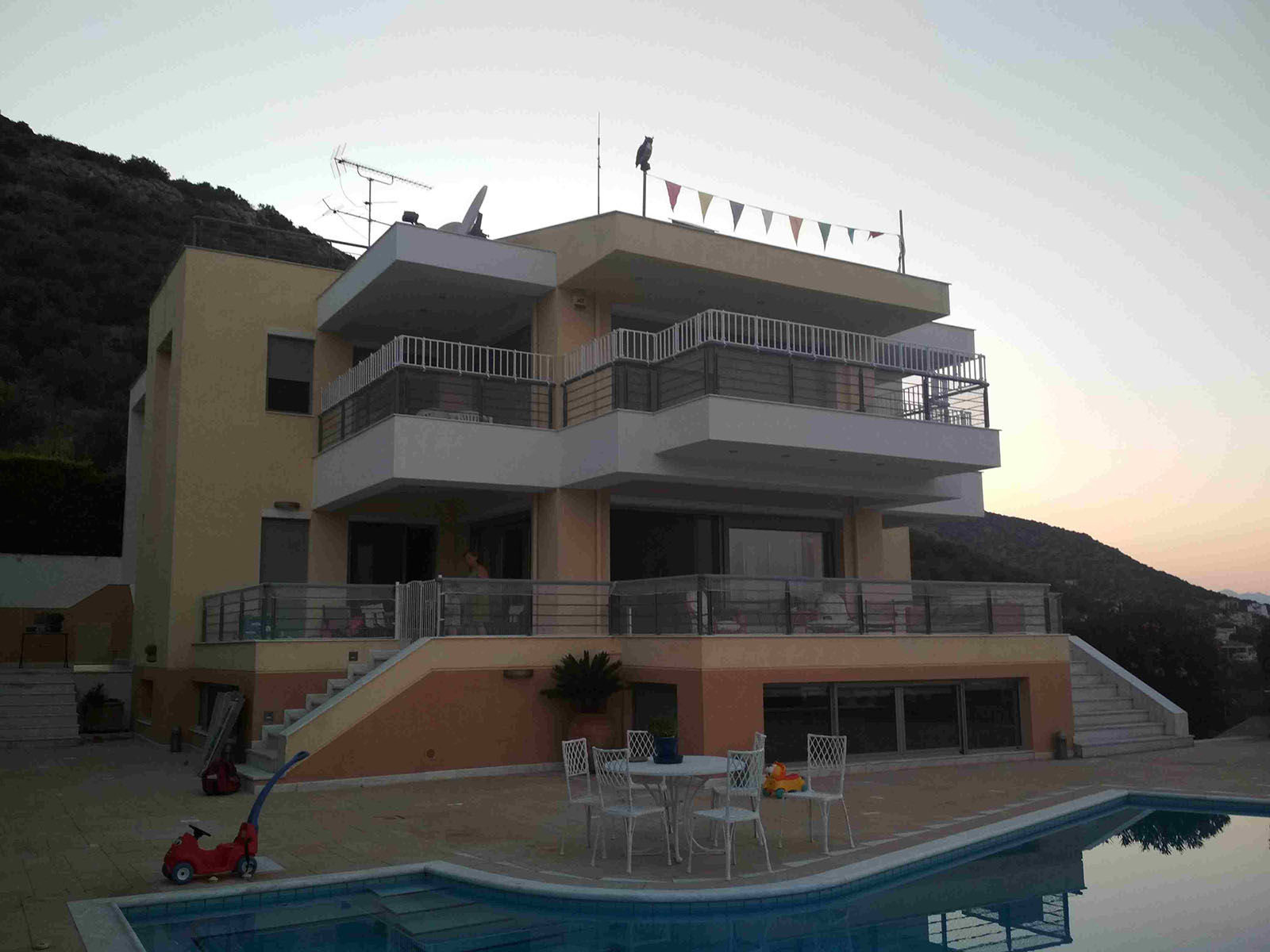 Μπαλκόνι με γωνίες - Protex