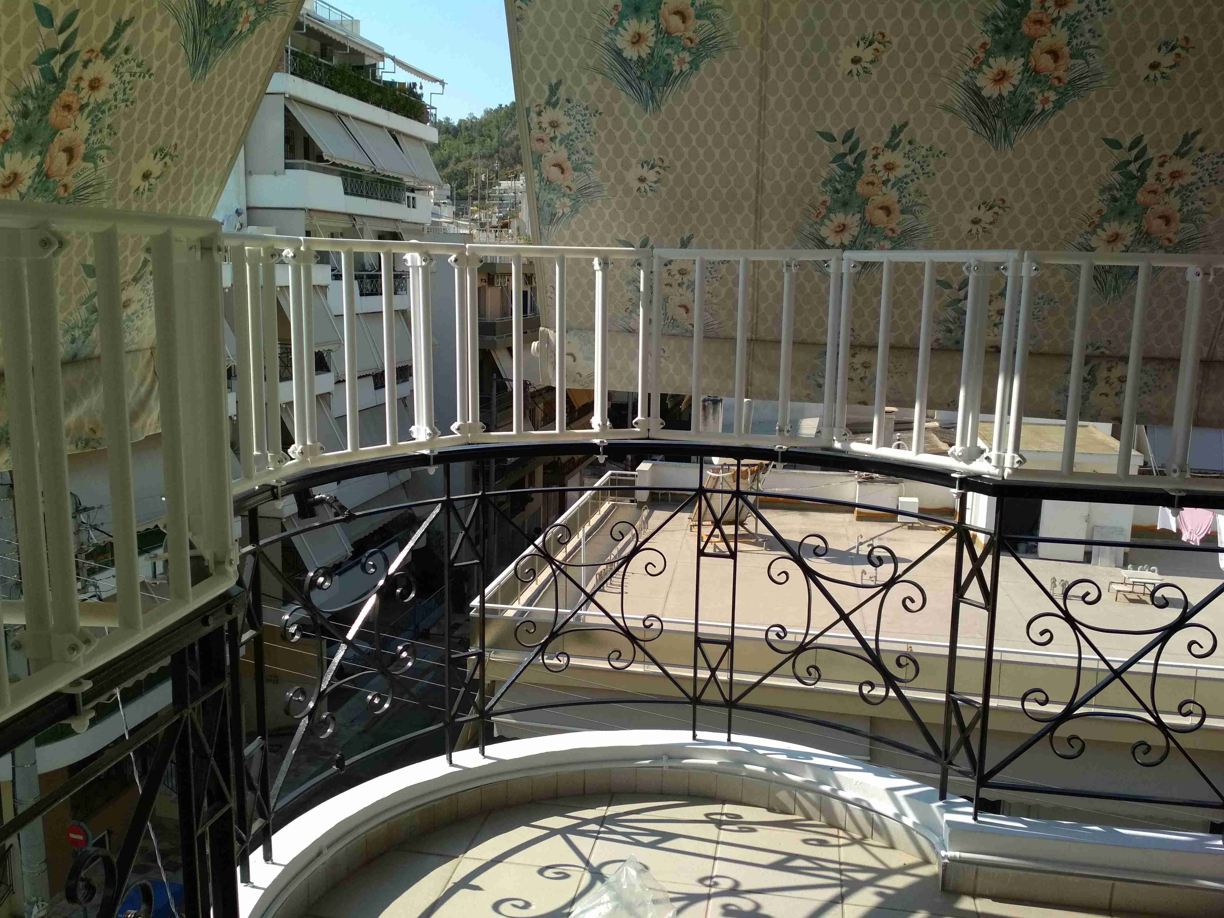 Μπαλκόνι με καμπύλες - Protex