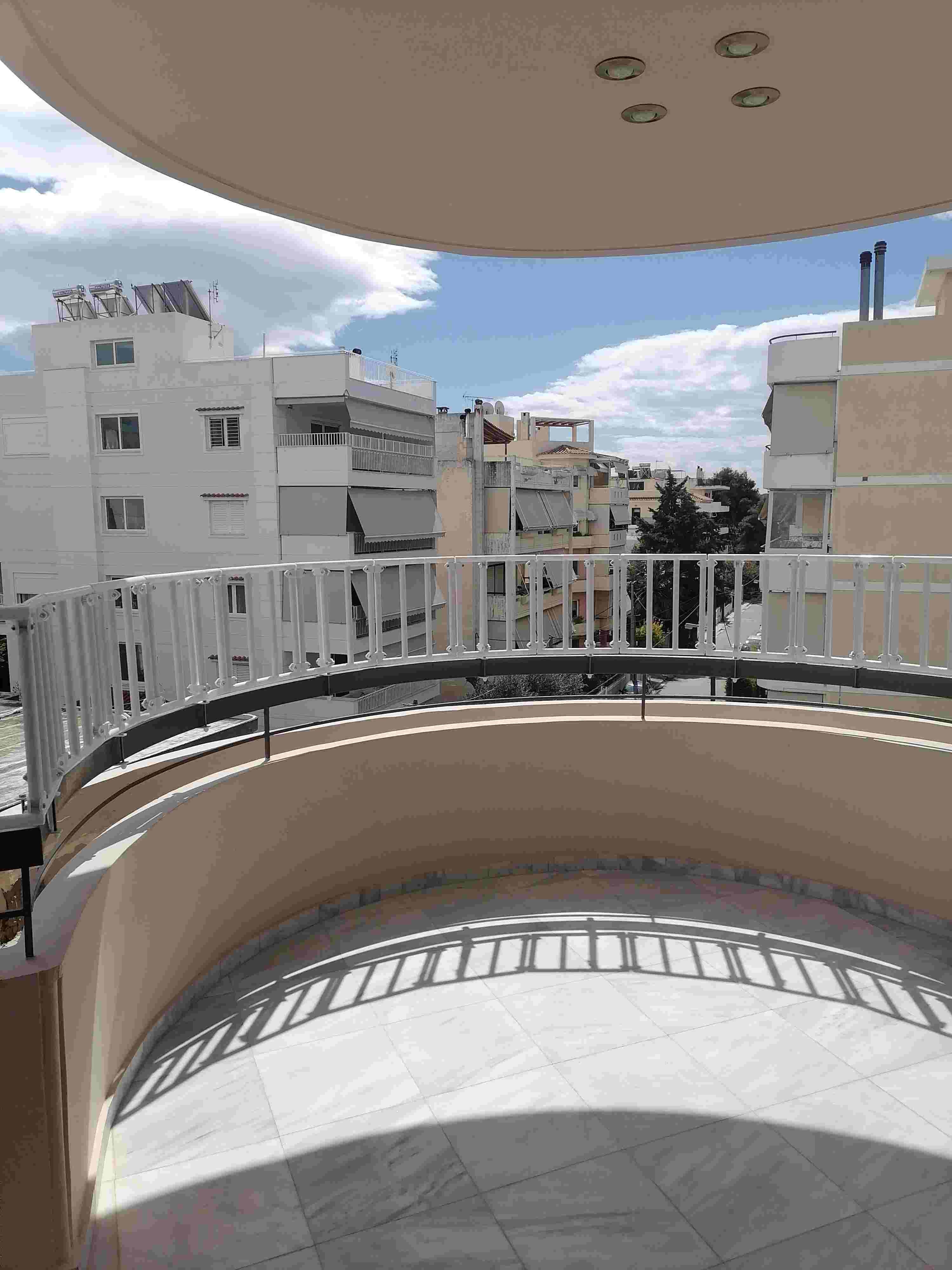 Μπαλκόνι με καμπύλες - Protex