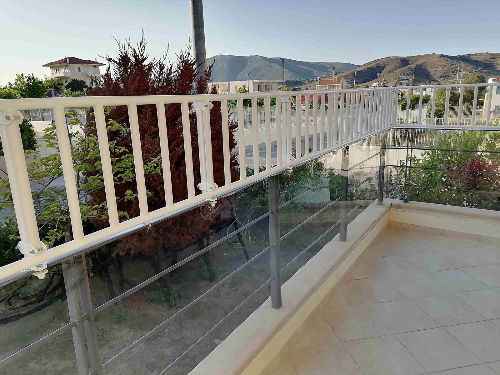 Διπλή κάλυψη με κάγκελο και μεμβράνη - Protex