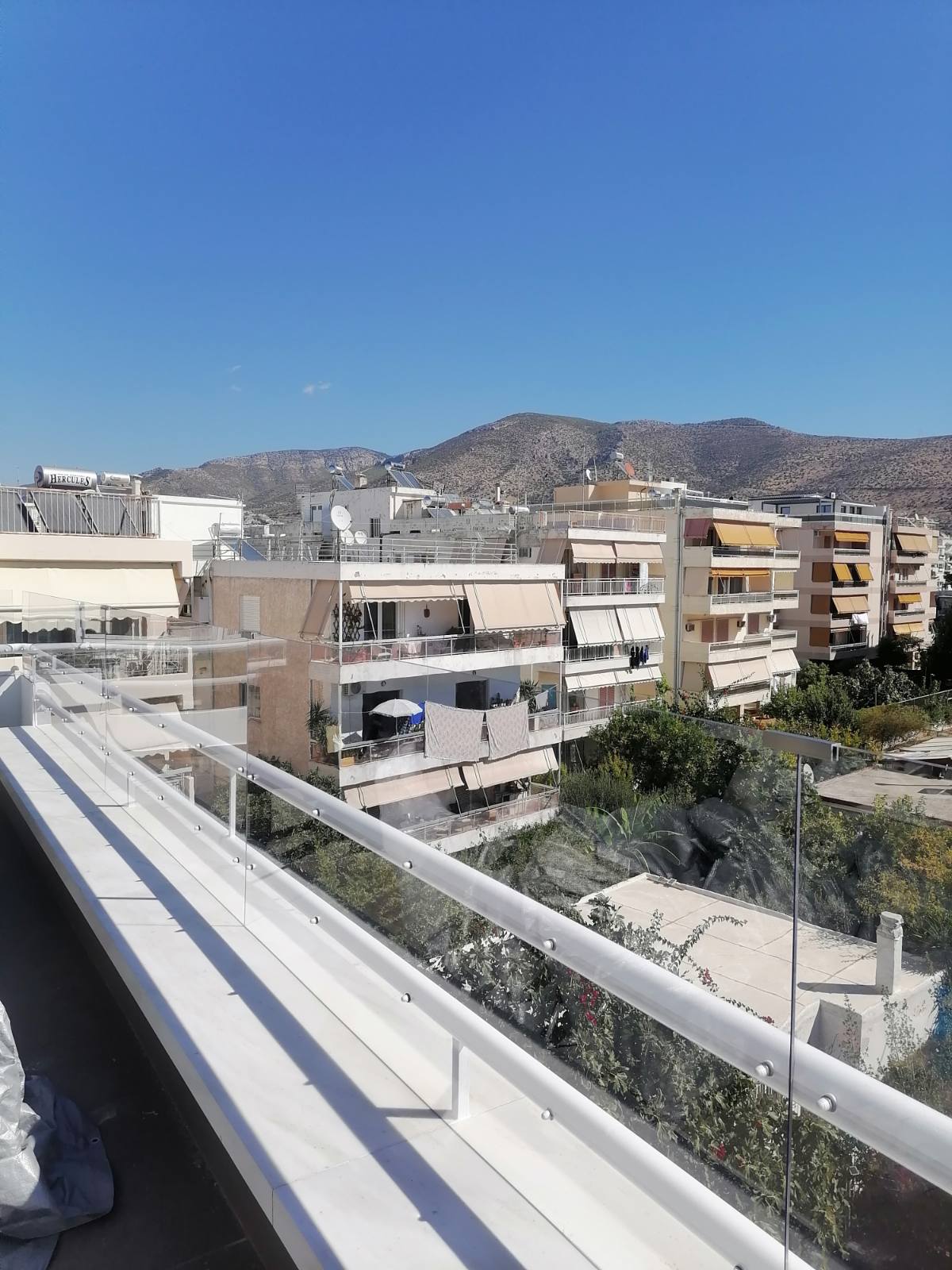 Ειδική κατασκευή με PlexiGlass σε τζάμι - Protex